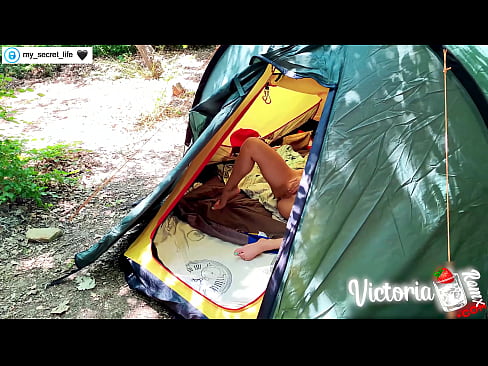 ❤️ Filmado na cámara Apaixonado jerk off Stranger nunha tenda de campaña ☑ Vídeo porno en % gl.mobilecric.top % ❌️❤