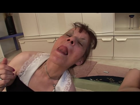 ❤️ Dúas avoas e un avó fan un trío ☑ Vídeo porno en % gl.mobilecric.top % ❌️❤
