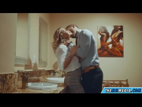 ❤️ Cando unha loura tetona seduce nun baño público ☑ Vídeo porno en % gl.mobilecric.top % ❌️❤